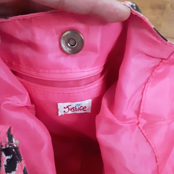 Justice purse with beaded tassels. - Picture 6 of 8